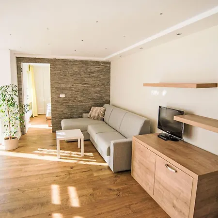 Cristal-9 By Interhome