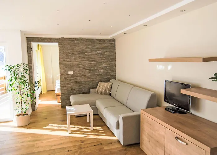 Cristal-9 By Interhome